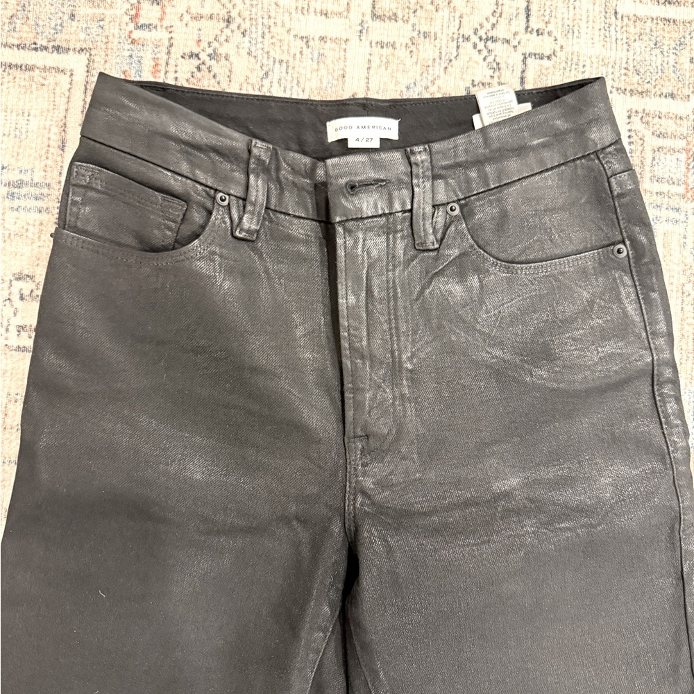 Good American Black Skinny Jeans with Vintage Appeal - coated leather look